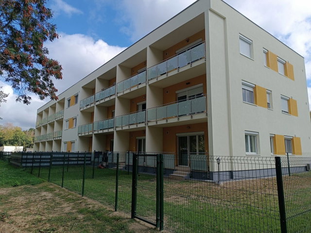 Kiadó téglalakás, albérlet, Ajkán 160 E Ft / hó, 1 szobás