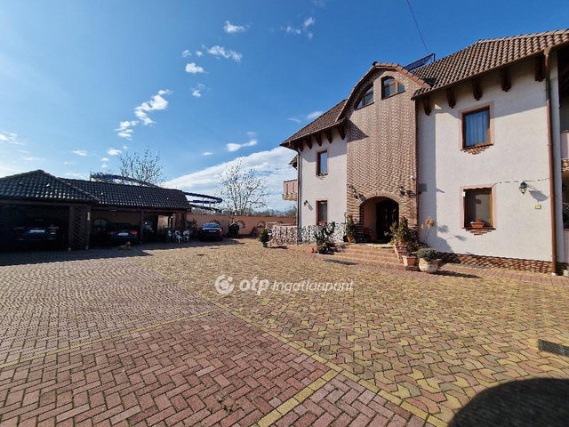 Eladó hotel, Hajdúszoboszlón 380 M Ft / költözzbe.hu