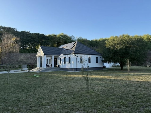 Eladó családi ház, Szellőn 125 M Ft, 5 szobás