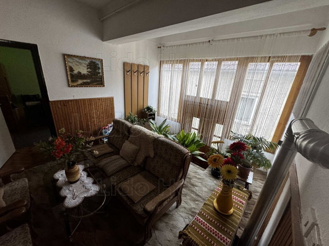 Eladó családi ház, Tótszerdahelyen 33.99 M Ft, 6 szobás