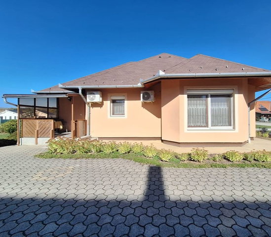 Eladó családi ház, Zalacsányon 98 M Ft, 2 szobás
