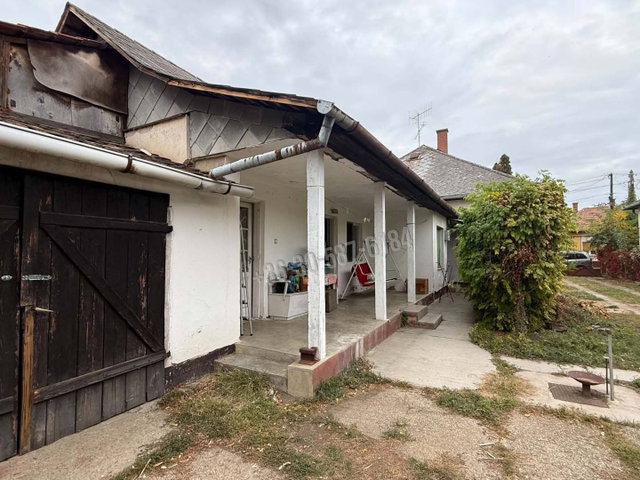 Eladó családi ház, Püspökladányban 33 M Ft, 4 szobás