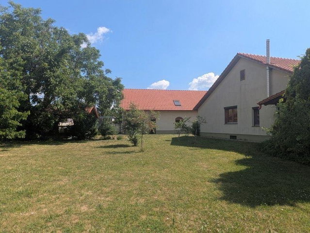 Eladó családi ház, Rajkán 149 M Ft, 3+5 szobás