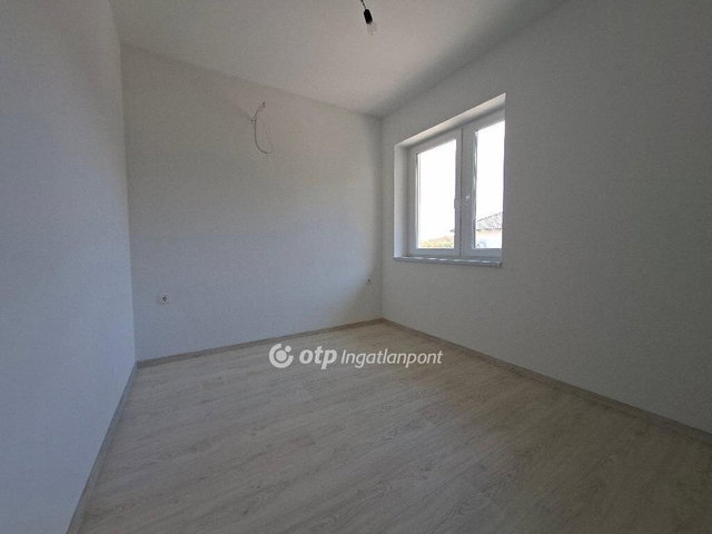 Eladó téglalakás, Mendén 89 M Ft, 4 szobás