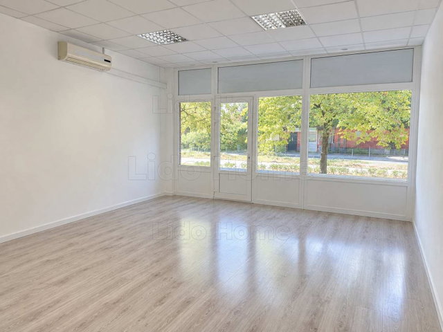 Kiadó üzlethelyiség, Tatabányán 170 E Ft / hó, 2 szobás