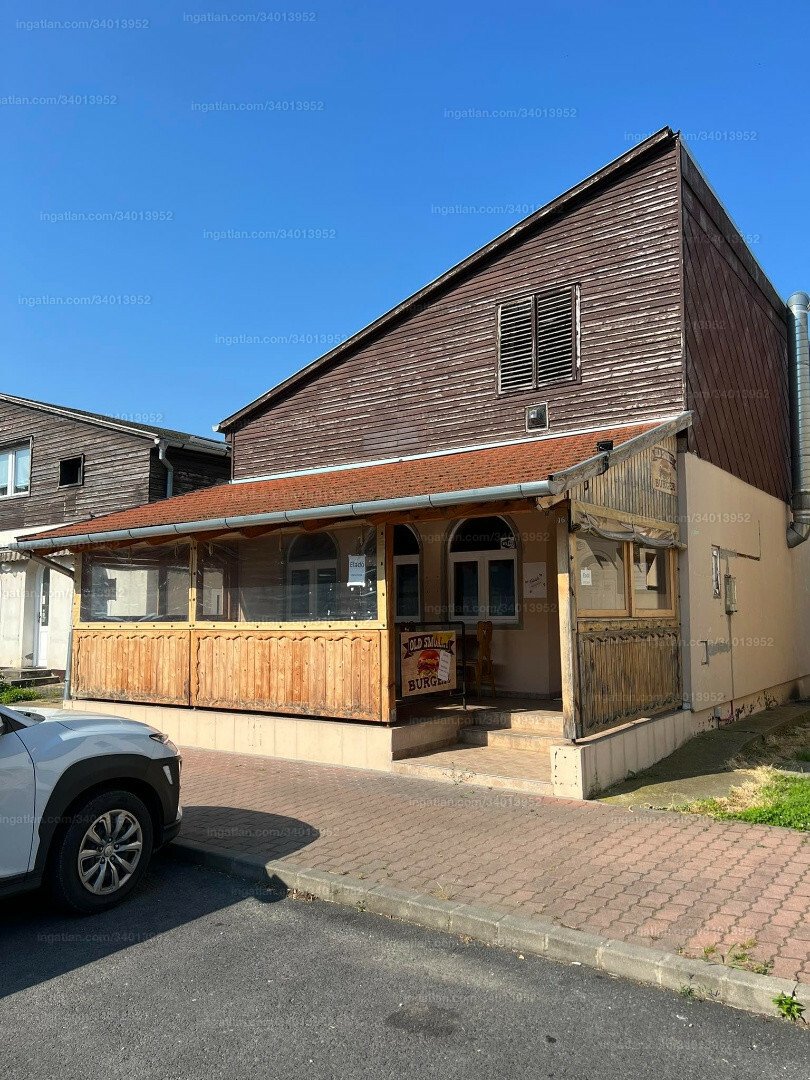 3 bed · 166m² · 63.000.000 ft