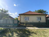 Eladó családi ház, Vécsen 13.9 M Ft, 2 szobás