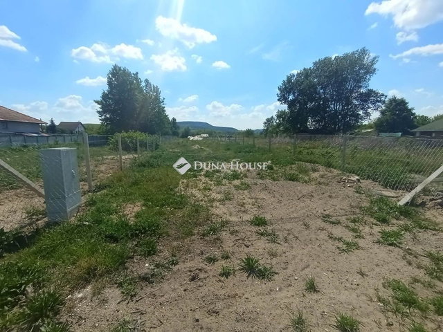 Eladó telek, Esztergomban 11 M Ft / költözzbe.hu