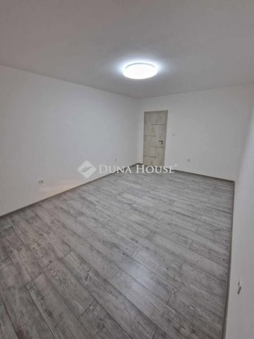 Eladó panellakás, Pécsett, Gosztonyi Gyula utcában 43.5 M Ft