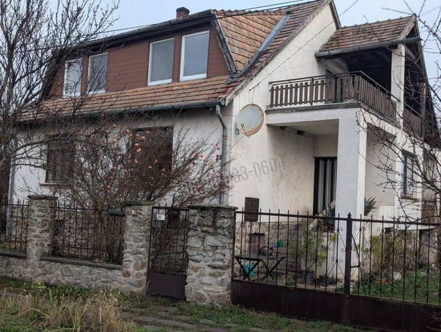 Eladó családi ház, Harkán 97 M Ft, 5 szobás