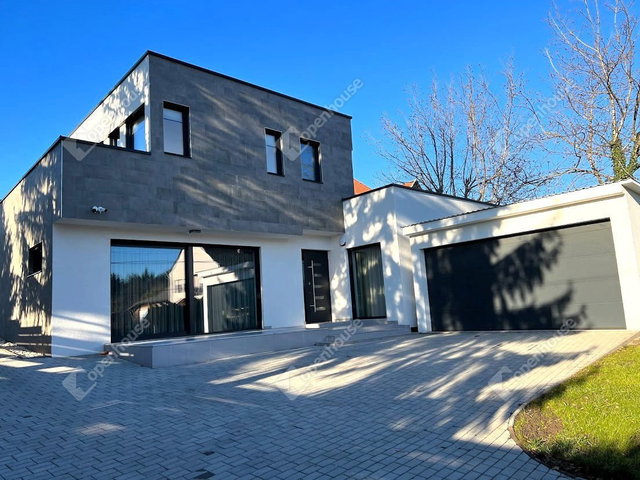 Eladó sorház, Székesfehérvárott 219 M Ft, 4 szobás