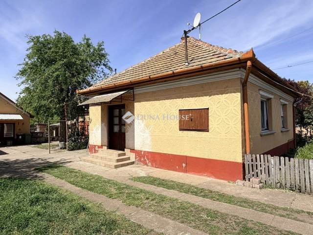 Eladó családi ház, Abonyban 39.9 M Ft, 2 szobás