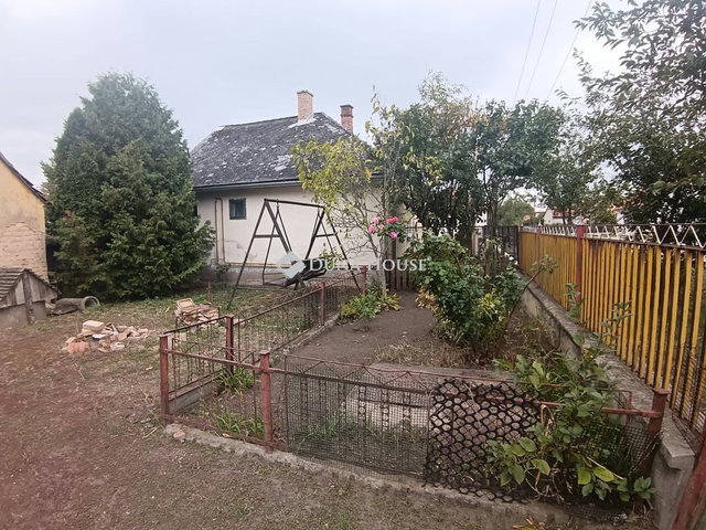 Eladó családi ház, Kisbéren 19.99 M Ft, 3 szobás