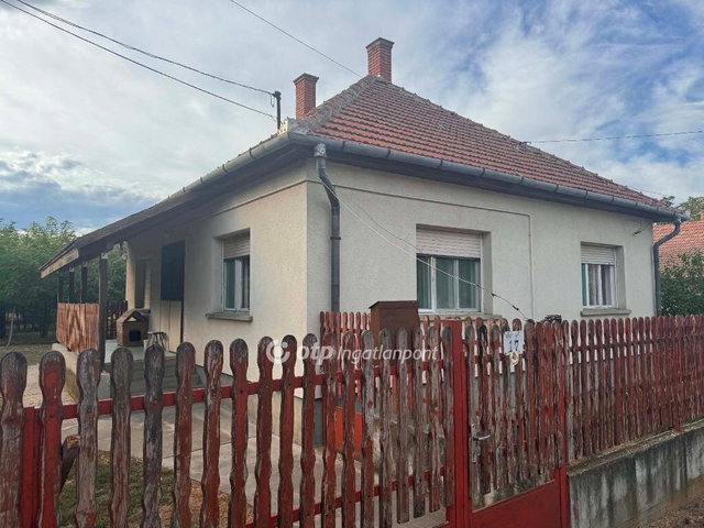 Eladó családi ház, Tápiógyörgyén 27 M Ft, 3 szobás