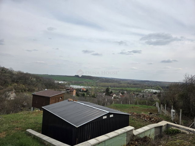 Eladó telek, Pécsett, Sas utcában 7.9 M Ft / költözzbe.hu