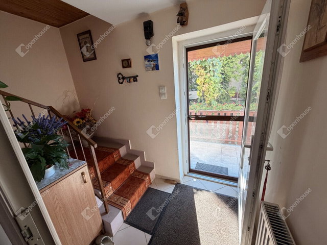 Eladó családi ház, Keszthelyen 98.5 M Ft, 5 szobás