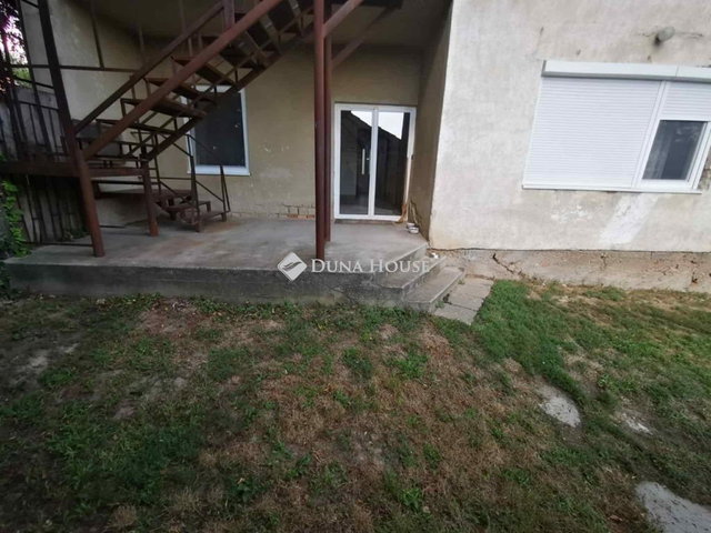 Eladó családi ház, Lovasberényben 65 M Ft, 6 szobás