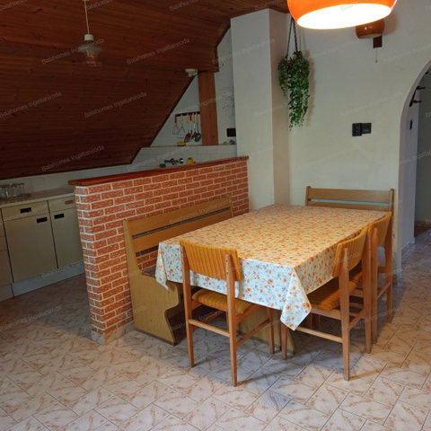 Eladó családi ház, Siófokon 74.9 M Ft, 5+3 szobás