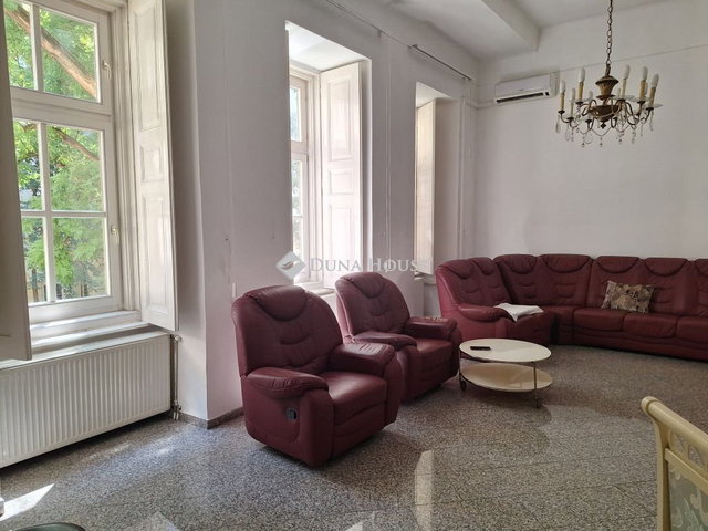 Kiadó téglalakás, albérlet, Budapesten, VI. kerületben