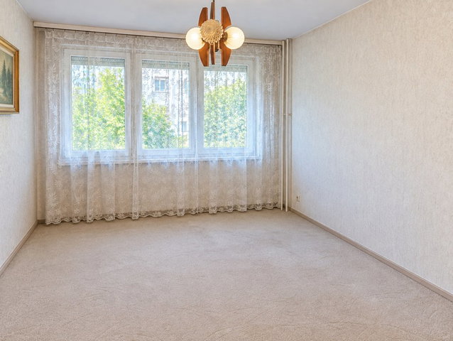 Eladó panellakás, Debrecenben 61.6 M Ft, 3 szobás