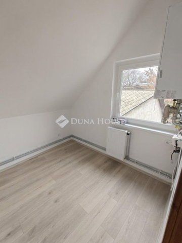 Eladó téglalakás, Budapesten, XV. kerületben 77 M Ft, 4 szobás