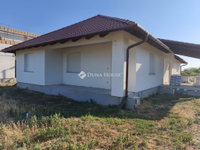 Eladó családi ház, Besnyőn 103 M Ft, 6 szobás