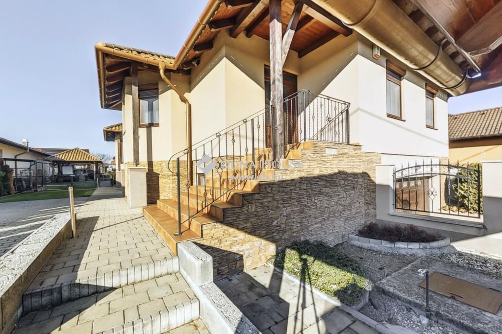5 bed · 421m² · 154.900.000 ft
