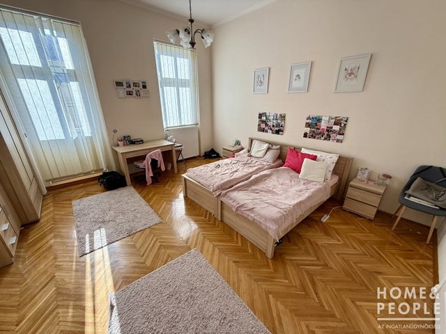 Eladó téglalakás, Szegeden 104 M Ft, 2+1 szobás