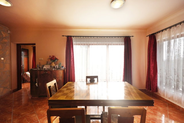 Eladó családi ház, Csömörön 117.9 M Ft, 4 szobás