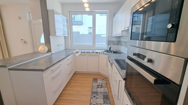 Eladó téglalakás, Budapesten, III. kerületben 198.9 M Ft