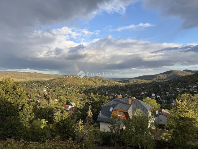 Eladó családi ház, Budapesten, II. kerületben 275 M Ft, 8 szobás