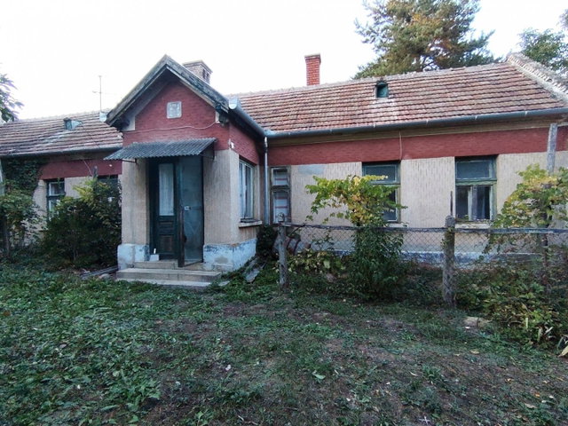 Eladó családi ház, Bazsiban 16 M Ft, 2 szobás