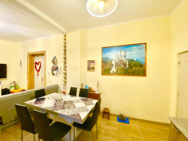 Eladó családi ház, Komáromban 59.5 M Ft, 2 szobás