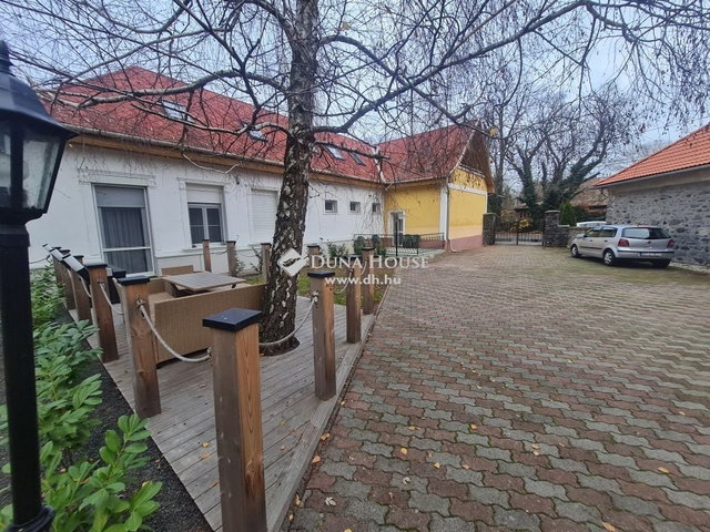 Eladó téglalakás, Badacsonytomajon 59.9 M Ft, 4 szobás