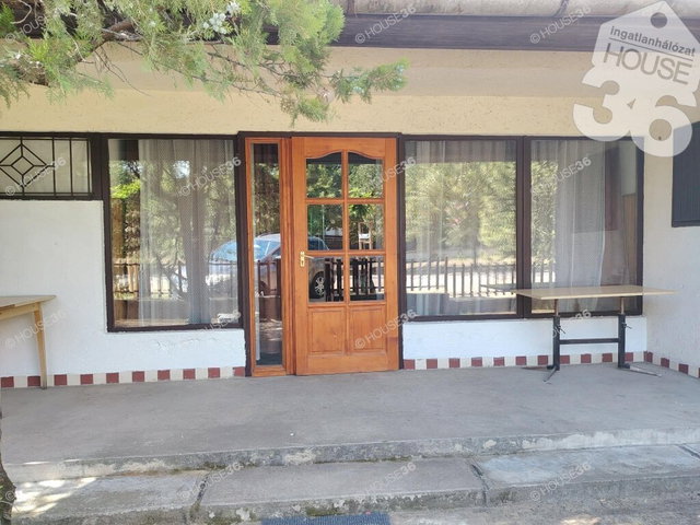 Eladó nyaraló, Lakitelken 32 M Ft, 12 szobás