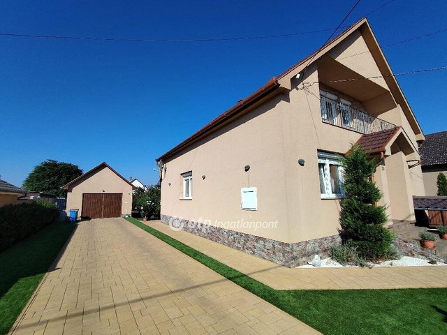 Eladó családi ház, Tégláson 85 M Ft, 5 szobás