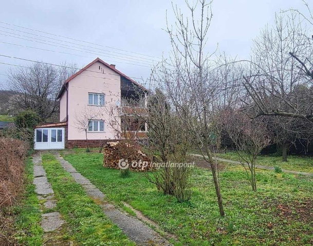Eladó családi ház, Badacsonytomajon 91.5 M Ft, 4 szobás