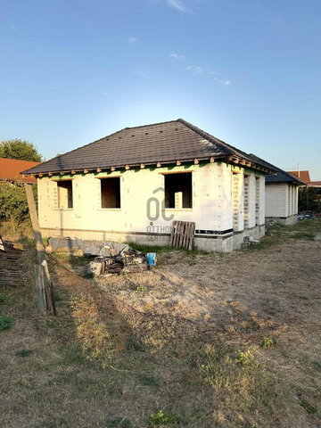 Eladó ikerház, Dabason 89.9 M Ft, 4 szobás / költözzbe.hu