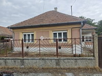 Eladó családi ház, Szentmártonkátán 33.9 M Ft, 2 szobás