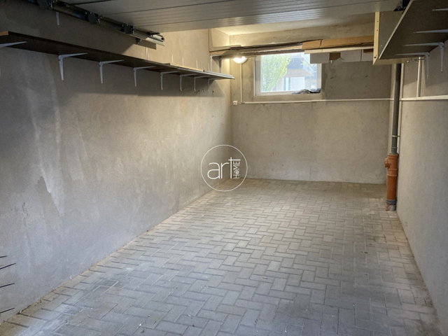 Eladó garázs, Szegeden, Debreceni utcában 9.2 M Ft