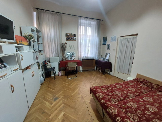 Eladó téglalakás, Budapesten, VI. kerületben, Izabella utcában