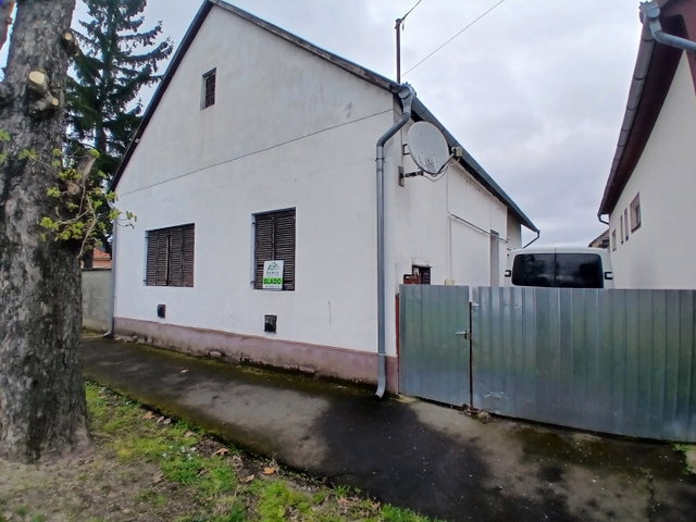 Eladó családi ház, Barcson 23 M Ft, 4 szobás