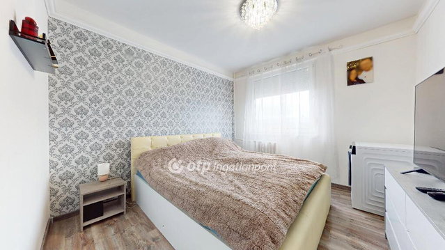 Eladó panellakás, Miskolcon 35 M Ft, 1+2 szobás