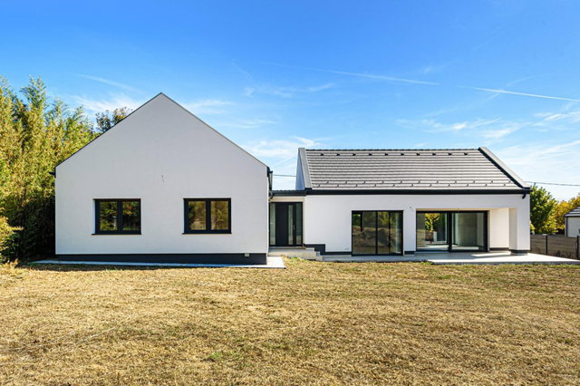 Eladó családi ház, Herceghalomon 224.9 M Ft, 4 szobás