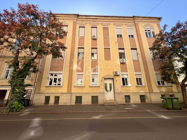 Eladó téglalakás, Szegeden, Vitéz utcában 93.8 M Ft, 2+1 szobás