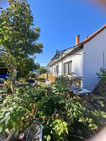 Eladó családi ház, Szolnokon 60.9 M Ft, 3 szobás