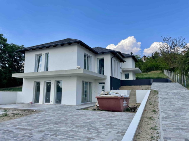 Eladó ikerház, Gödöllőn 164 M Ft, 4 szobás