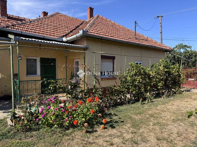 Eladó családi ház, Sarkadon 15 M Ft, 3 szobás