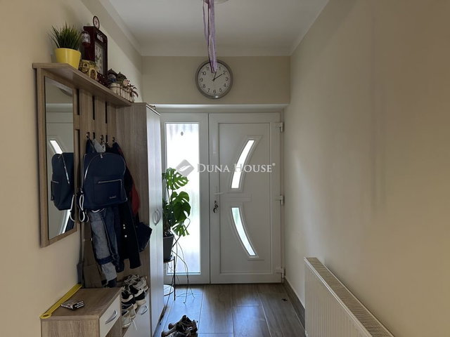 Eladó családi ház, Siójuton 99 M Ft, 4 szobás