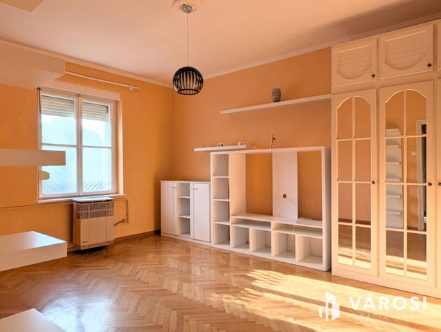 Eladó téglalakás, Békéscsabán 34.99 M Ft, 2 szobás